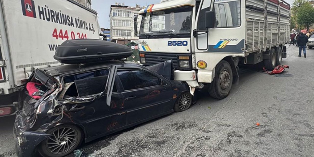 Bağcılar'da kamyon dehşeti: Freni boşaldı, 8 aracı biçip geçti!