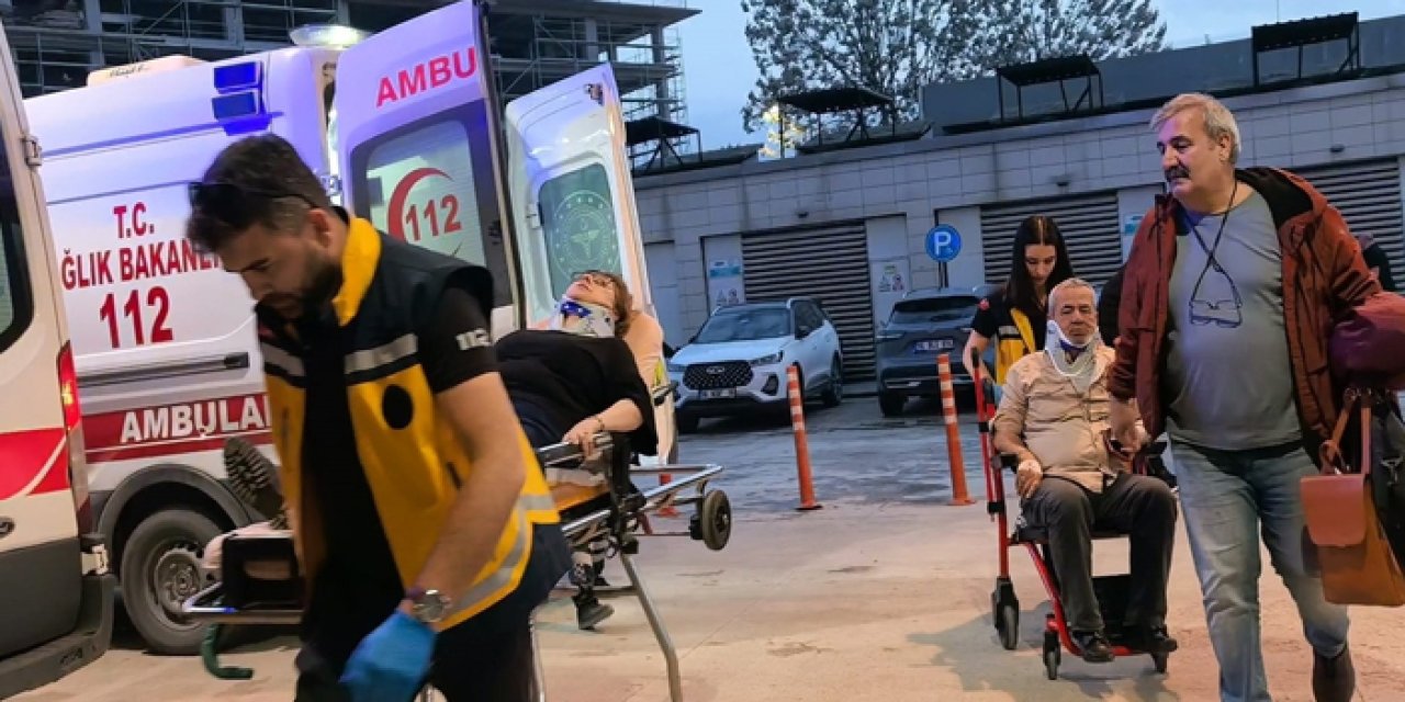 Bursa'da beton mikseri ile minibüs çarpıştı: 2 yaralı