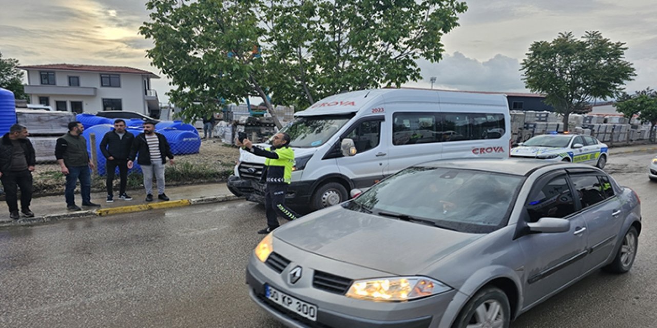 Tokat'ta 2 minibüs çarpıştı: 11 yaralı