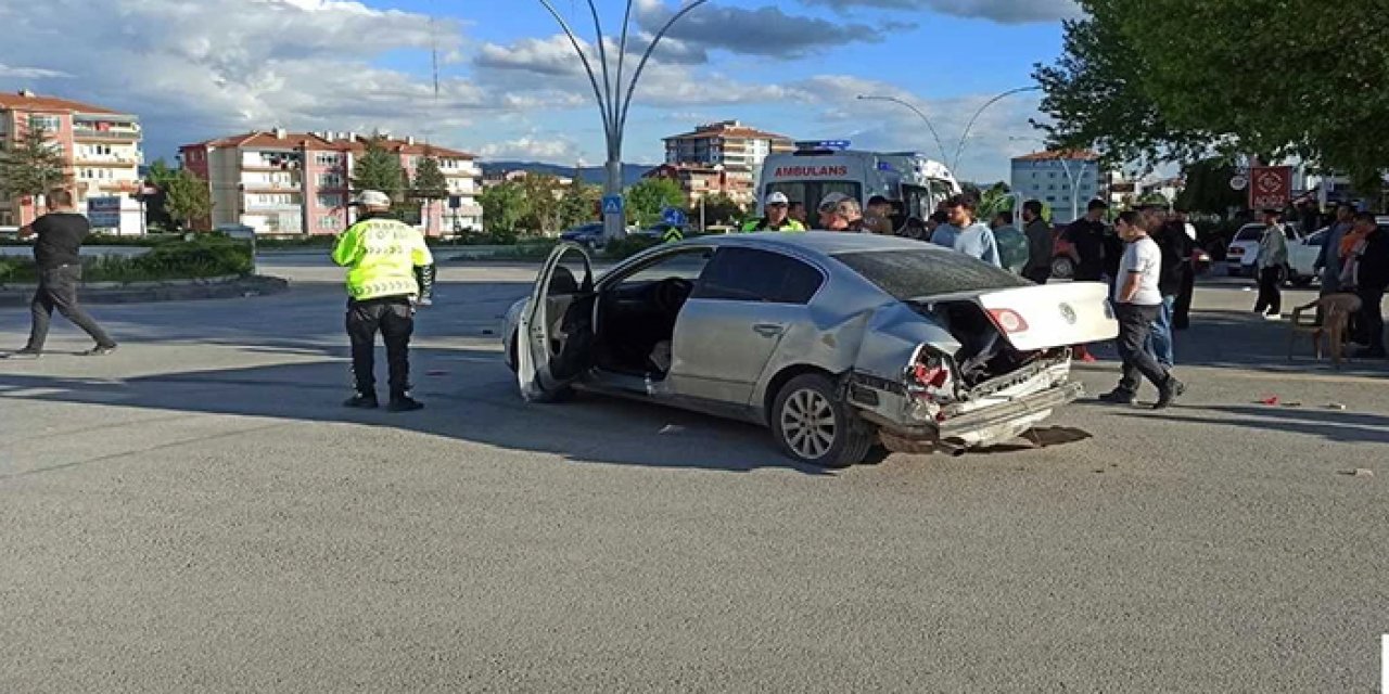 Kahramankazan'da iki otomobil çarpıştı: 1 kişi yaralandı!