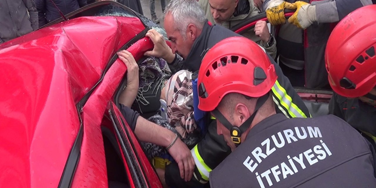 Erzurum’da halk otobüsü ile otomobil çarpıştı: 5 yaralı