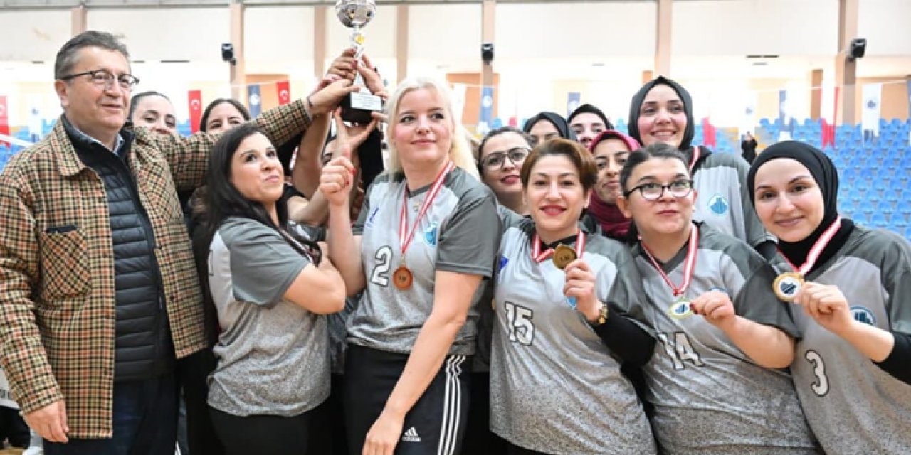 Altındağ’da voleybol heyecanı sona erdi: 240 sporcu üç hafta ter döktü