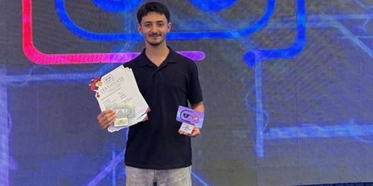 Nallıhanlı bir öğrenci İTÜRO’26 Robot Olmipiyatları’nda birinci oldu