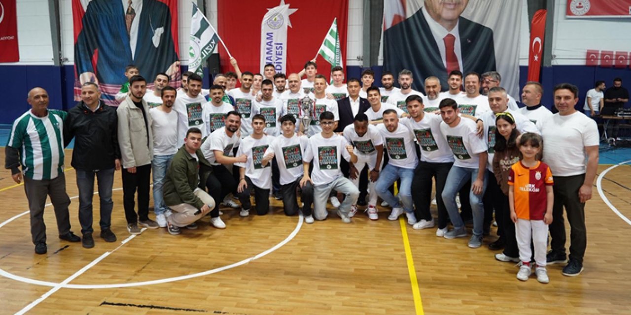 Şampiyon Kızılcahamam Belediyespor kupasına kavuştu