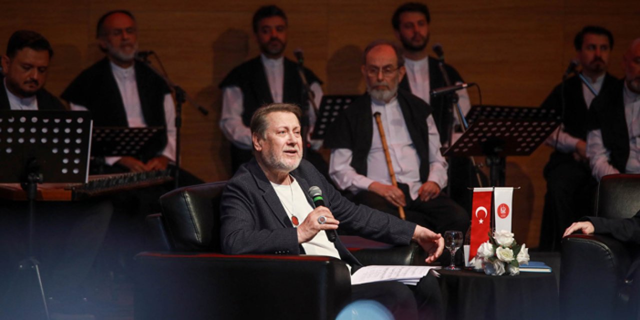 Tasavvufun kalbi Keçiören’de attı: Ahmet Özhan sahne aldı
