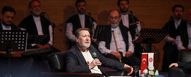 Tasavvufun kalbi Keçiören’de attı: Ahmet Özhan sahne aldı