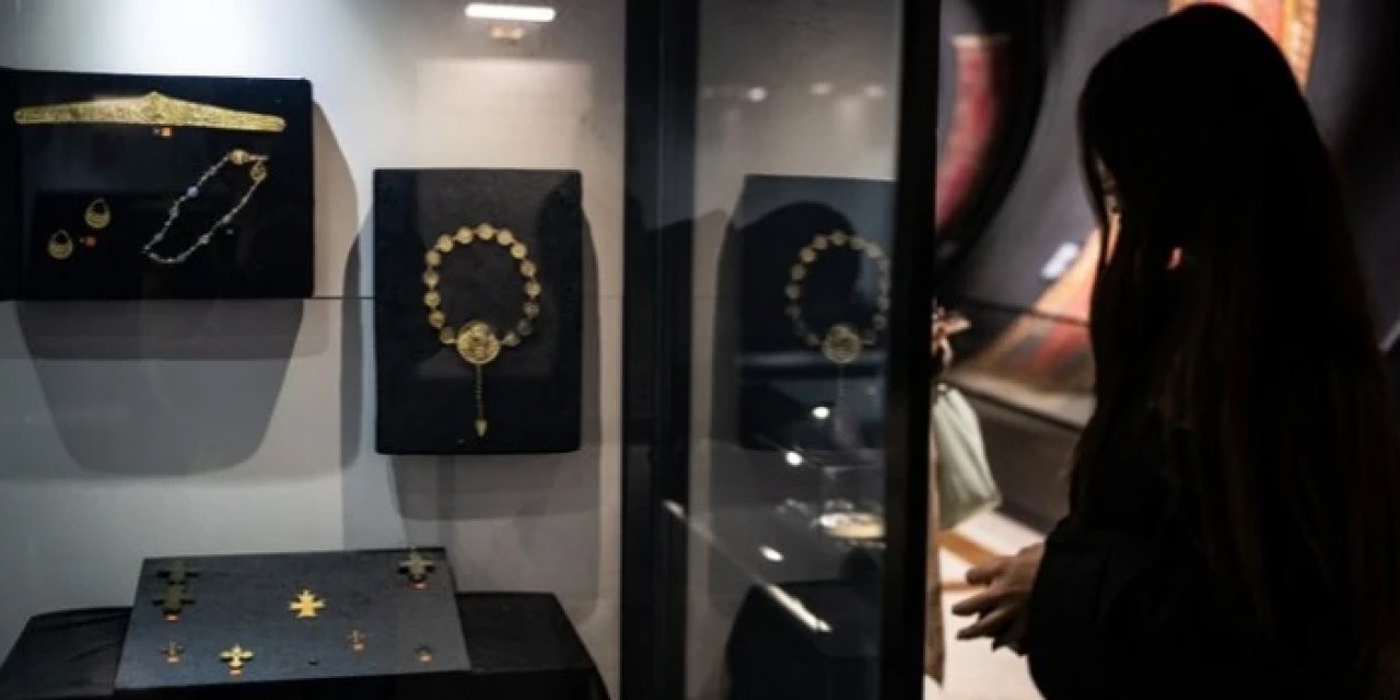 Ankara'da 'Takı Sanatının 12 Bin Yıllık Öyküsü' sergisi açıldı