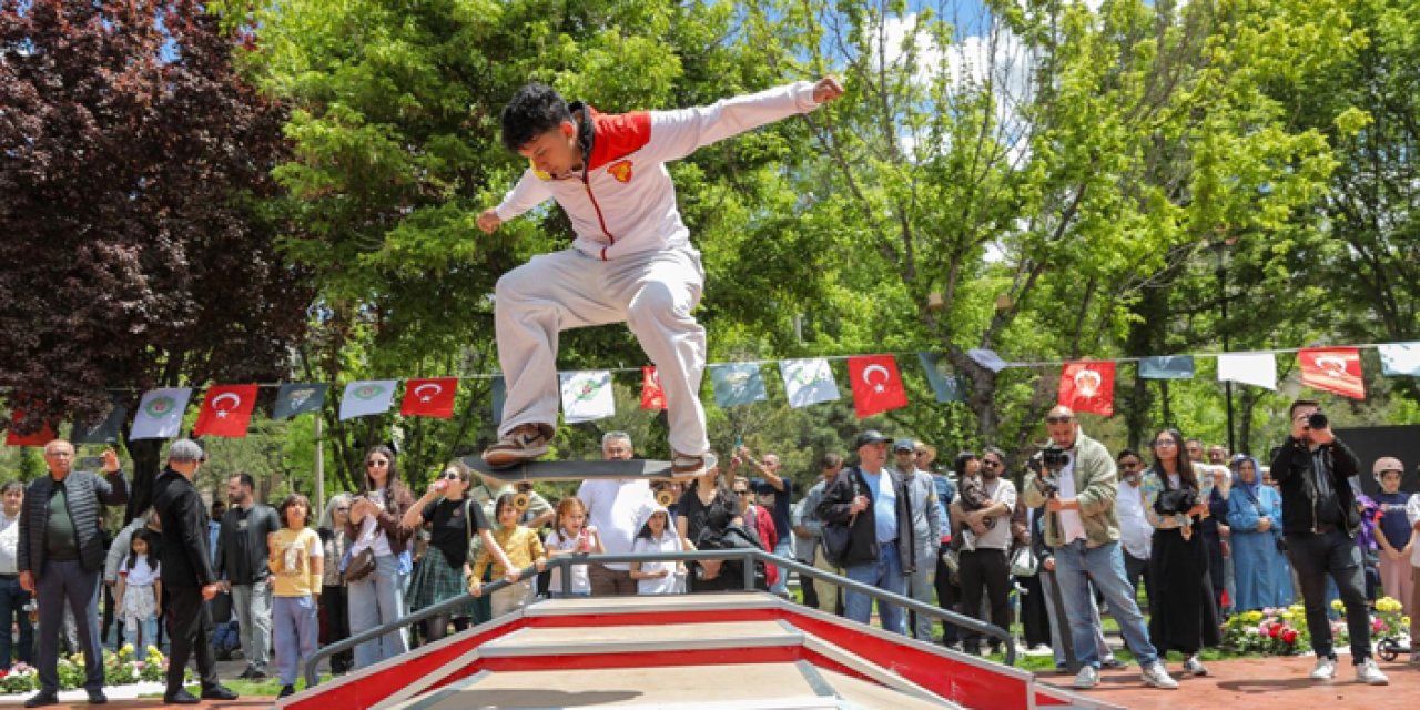 Etimesgut’ta gençliğe kaykay park armağan edildi