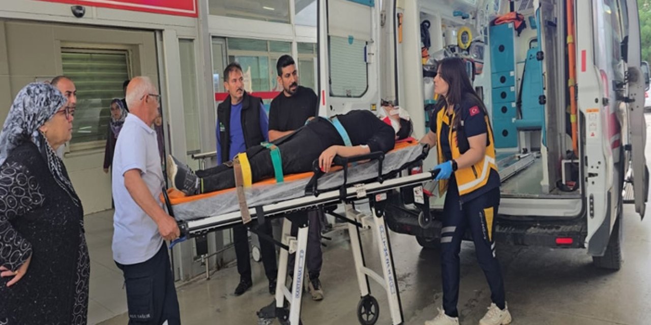 Adana'da iki otomobil çarpıştı: 1'i bebek 7 yaralı