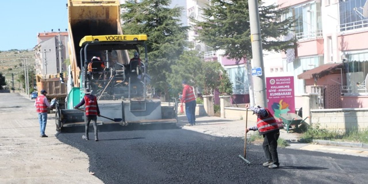 Elmadağ’da asfalt seferberliği: Muhtelif cadde ve sokaklara asfalt serilecek
