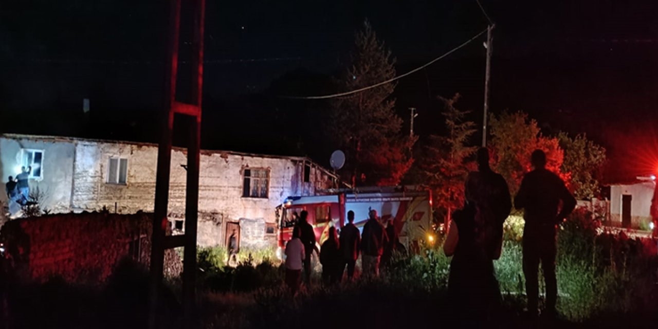 Ankara'da tek katlı evde yangın