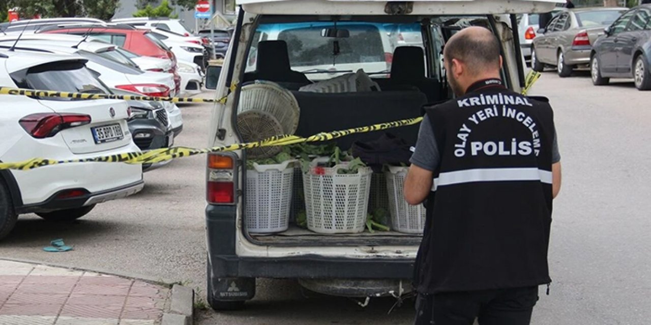 Başını kaldırıma vuran seyyar satıcı öldü