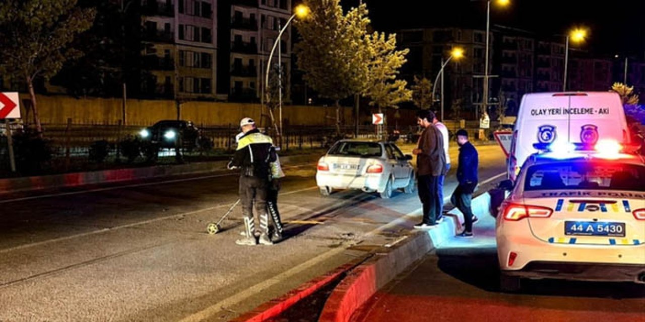 İki otomobilin peş peşe çarptığı yaya öldü