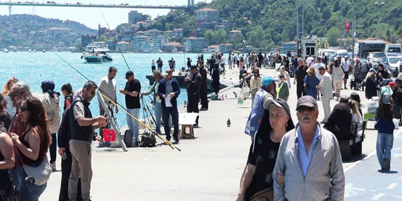 Kurban Bayramı'nın son gününde sıcak havayı fırsat bilenler sahillere akın etti
