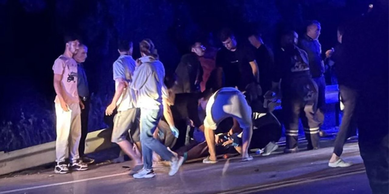 Burdur'da katliam gibi kaza: 4 araç birbirine girdi, 3 ölü, 6 yaralı!