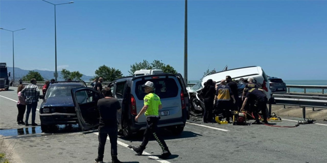 Rize'de trafik faciası: 2 ölü, 3 yaralı.