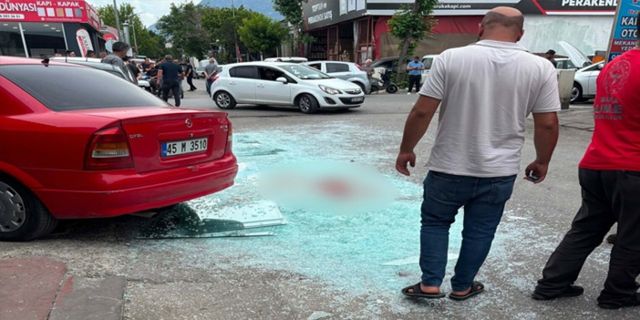 Manisa’da iş kazası: Üzerine cam levha devrilen genç işçi hayatını kaybetti