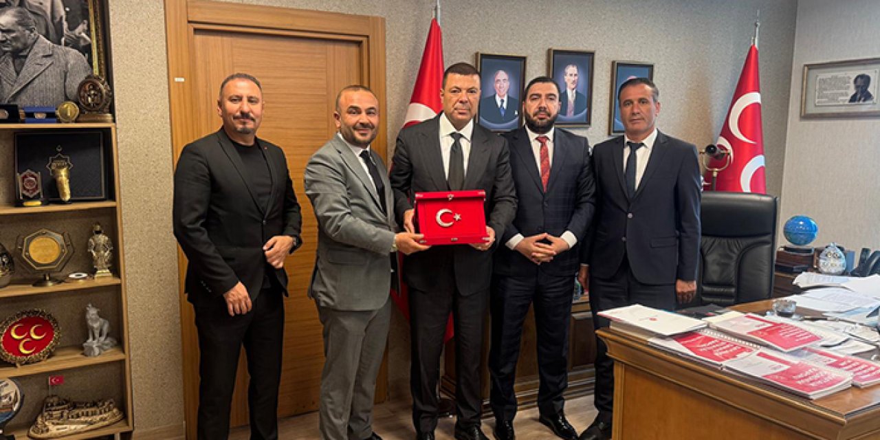 Mamaklı müteahhitlerden MHP’ye anlamlı ziyaret