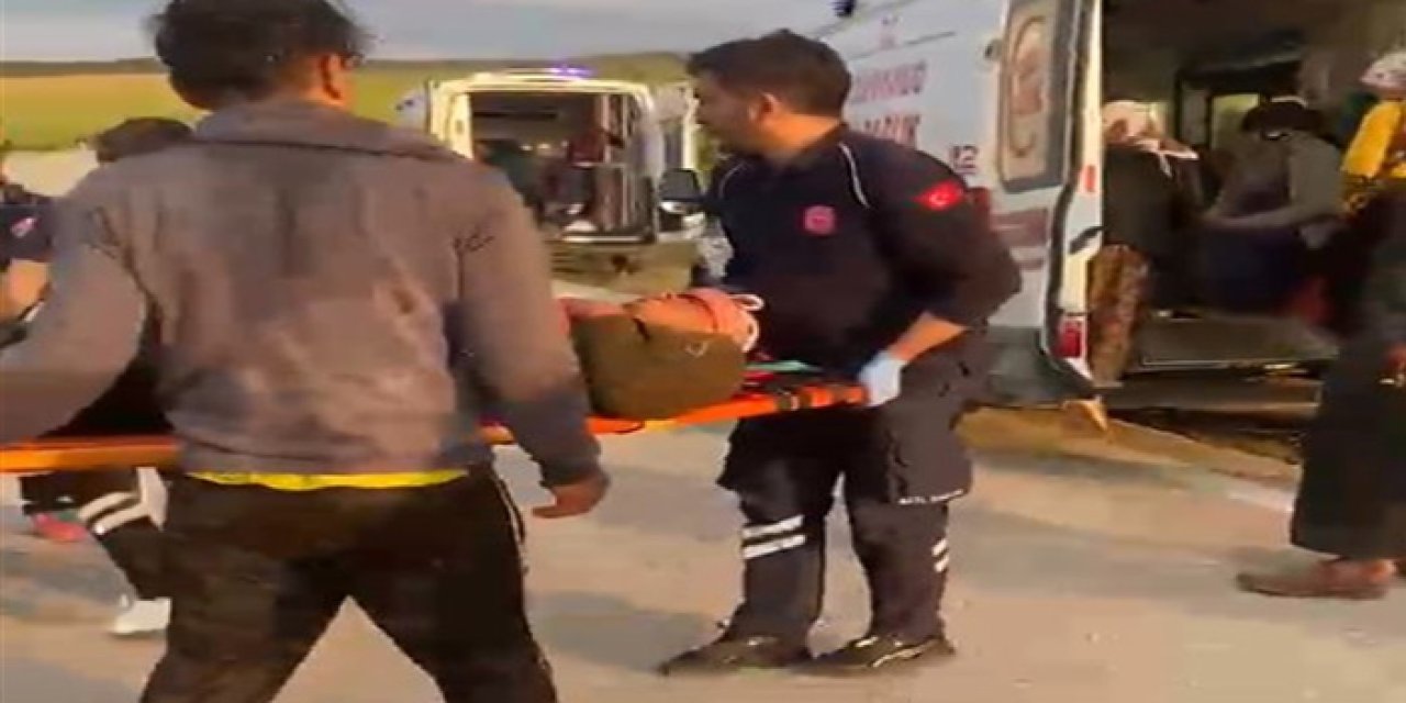 Ankara'da Tarım İşçilerini Taşıyan Minibüs Kaza Yaptı: 4 Yaralı