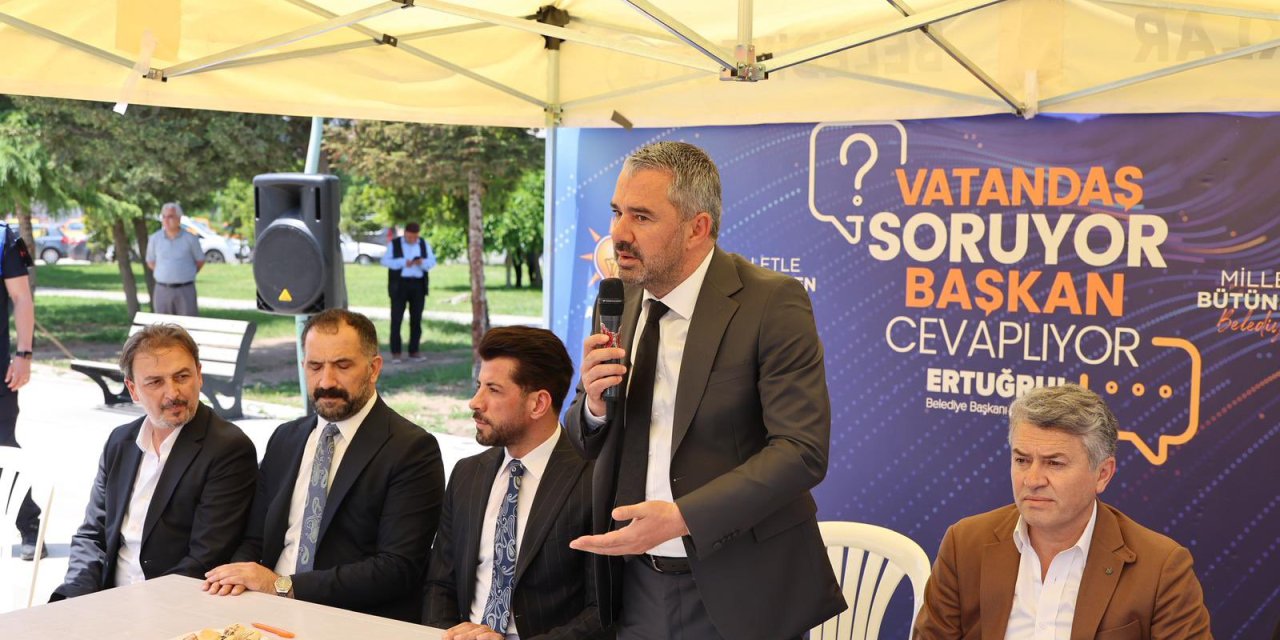 Başkan camide vatandaşların sorularını cevapladı