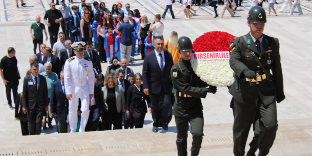 Kırşehirliler Vakfı Atatürk’ün huzuruna çıktı: Moz