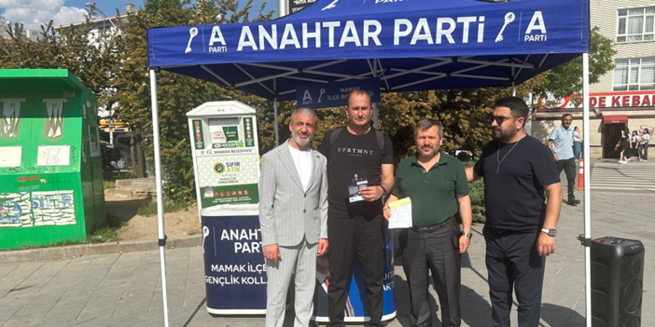 Anahtar Parti’den üyelik hamlesi: Sahada yoğun katılım