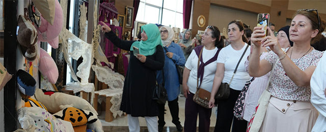 KEÇMEK’te yıl sonu sergisi açıldı: El emeği ürünler görücüye