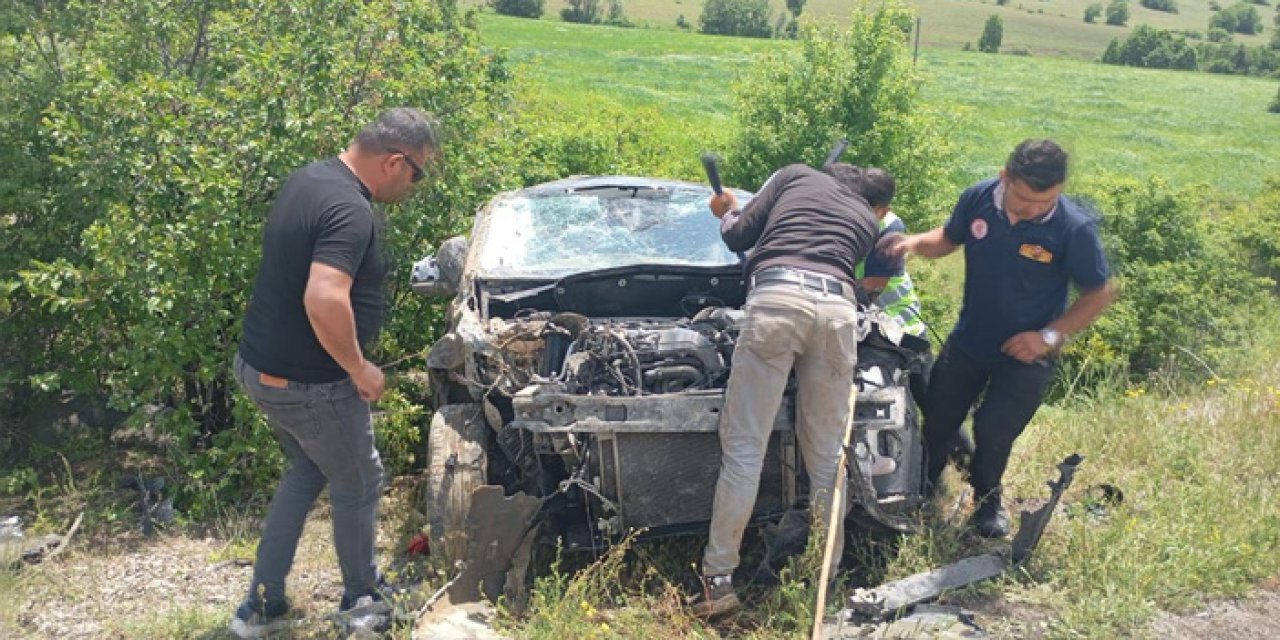 Gümüşhane’de feci kaza: Hafif ticari araç devrildi