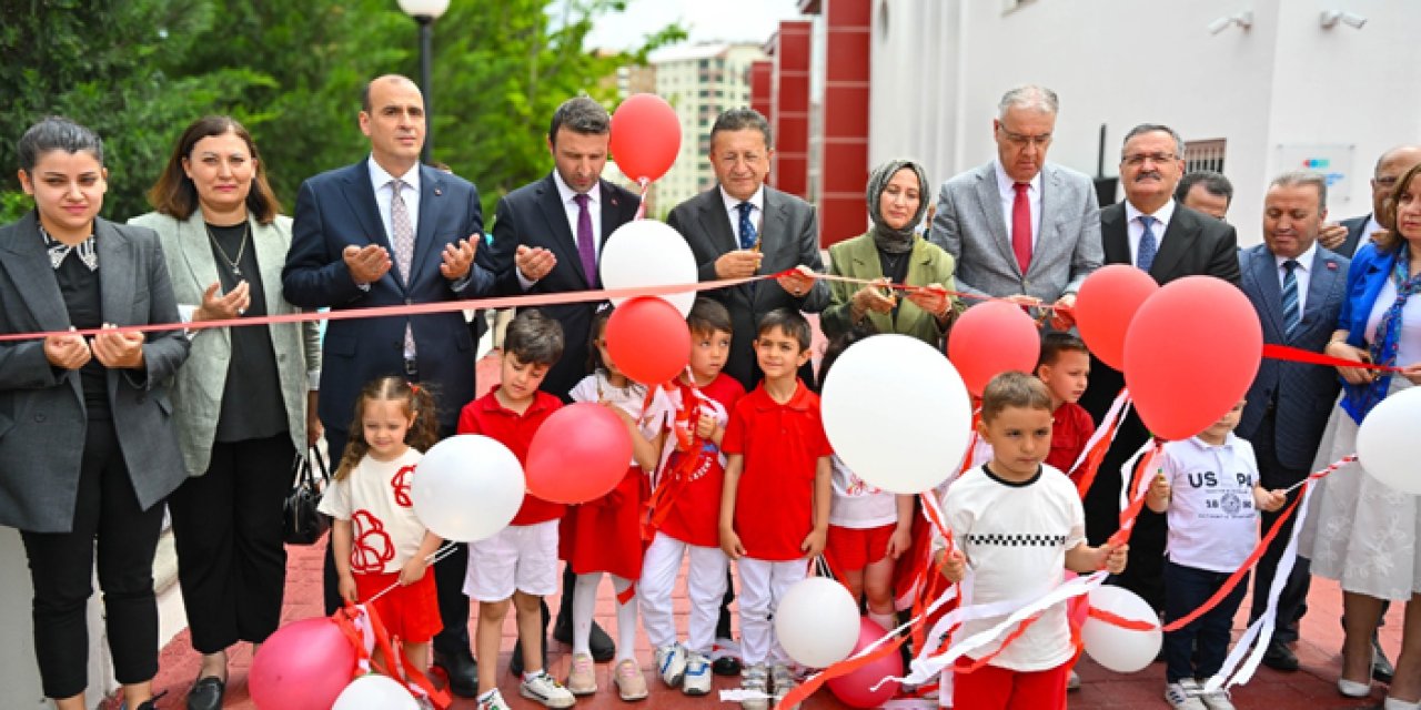 Veysel Tiryaki kreş açılışında duygusal anlar yaşadı