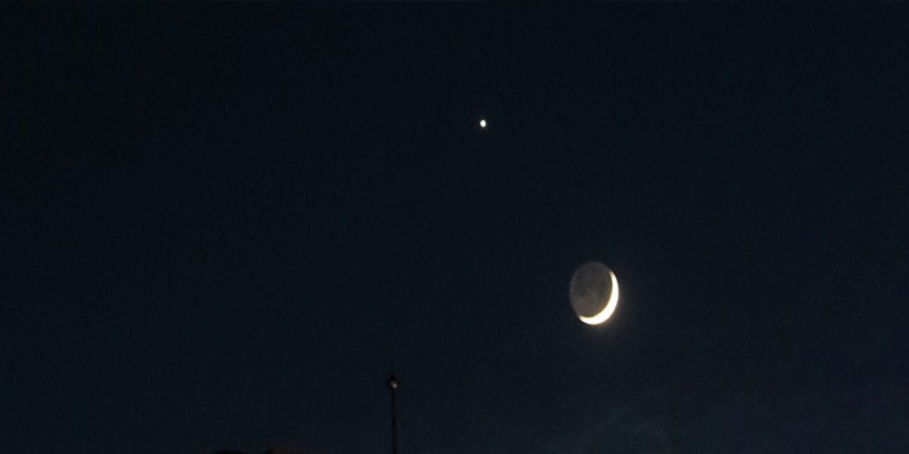Konya'da gece gökyüzünde ay-yıldız şöleni