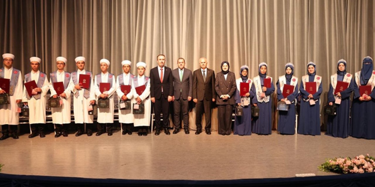 Akyurt’ta 13 yeni hafız icazetle taçlandırıldı