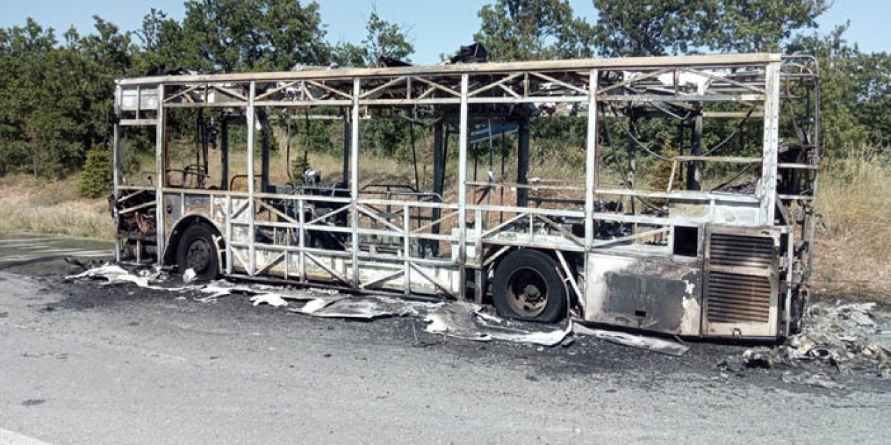 Eskişehir’de seyir halindeki otobüs alevlere teslim oldu