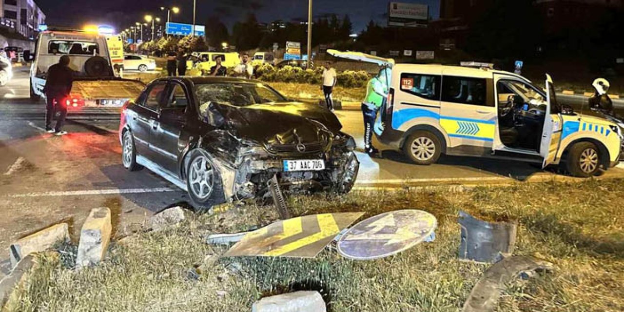 Kastamonu'da kavşakta kaza: 4 kişi yaralandı
