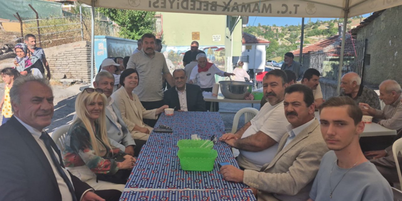 İYİ Partili Ofluoğlu Mamak’ta aşure etkinliğine katıldı