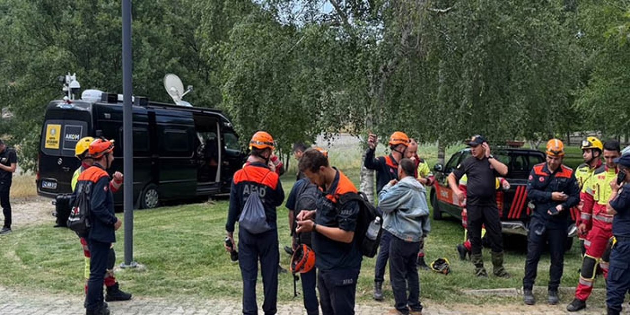 Eşiyle hayvan otlatmak için gittiği yerde kayboldu