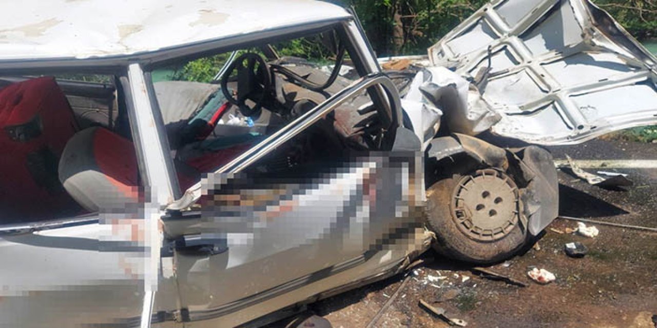 Tunceli'de kamyonetle otomobil çarpıştı: 1 ölü, 5 yaralı