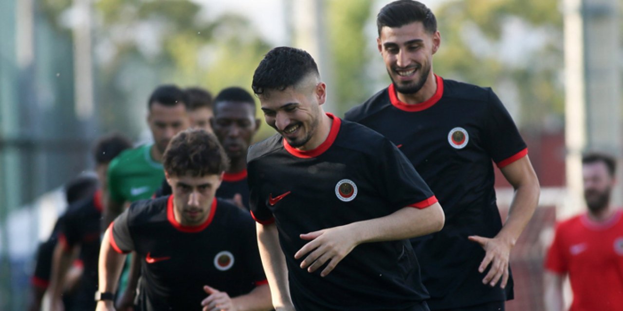 Gençlerbirliği'nde yeni sezon mesaisi başladı! Kırmızı-siyahlılar ilk kez sahaya indi