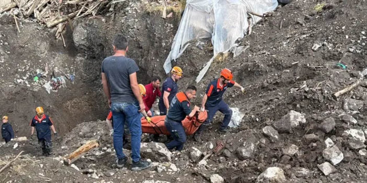 Define ararken kazdıkları tünel çöktü; 1 ölü