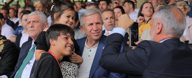 Mansur Yavaş’tan Kırkpınar çıkarması: Aktürk’e desteğe geldi