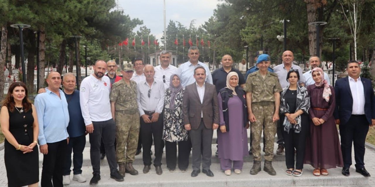 Şehit Selçuk Paker, Cebeci Askeri Şehitliği'nde düzenlenen aşure programıyla anıldı