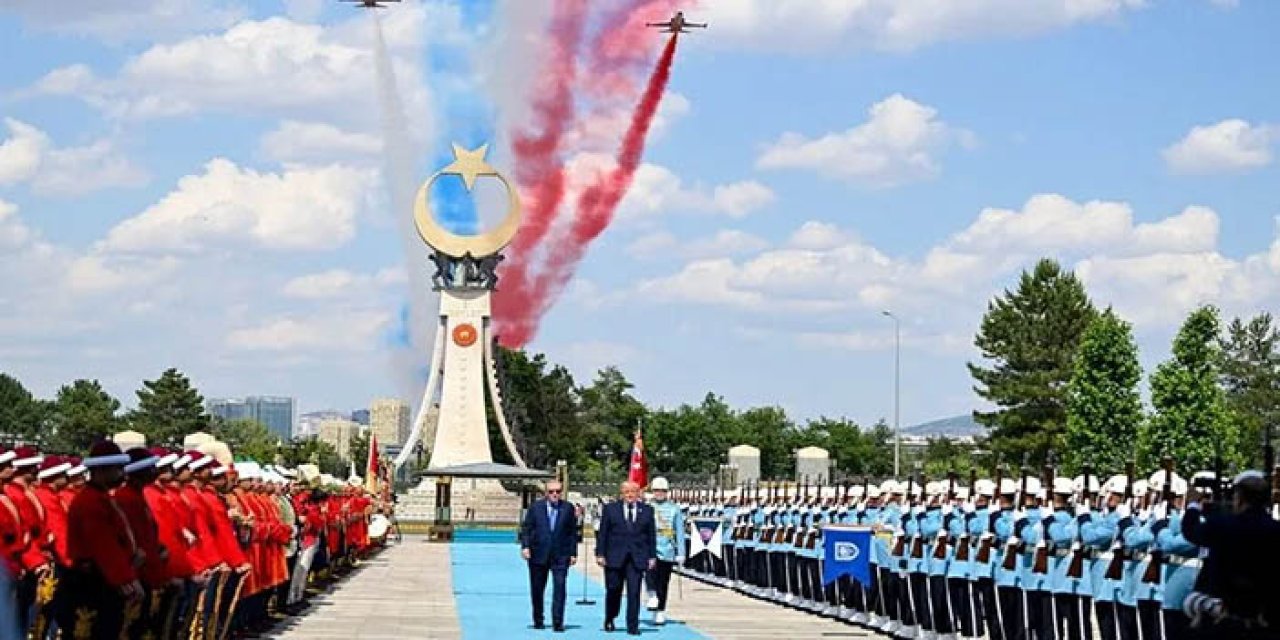 Trump Cumhurbaşkanlığı Külliyesi'nde Törenle Karşıladı