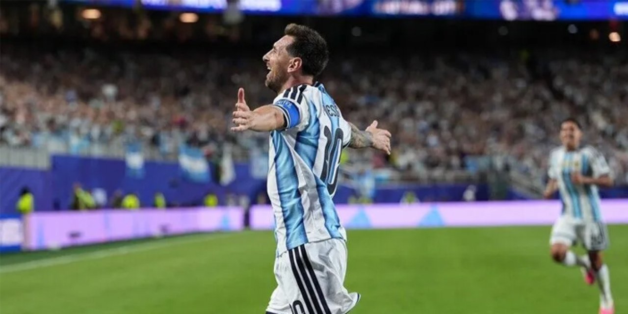 Dünya Kupası’nda zirve karıştı: Messi tarih yazıyor