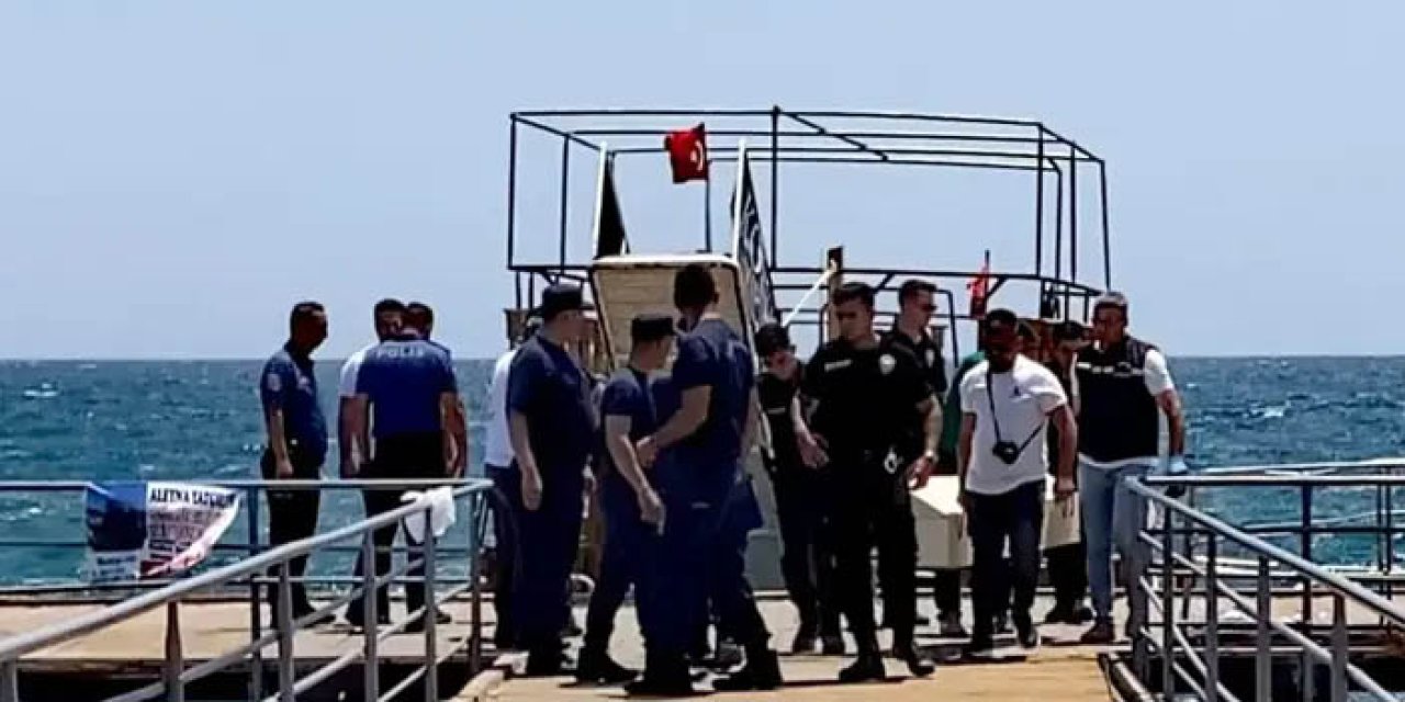 Mersin'de denizde erkek cesedi bulundu