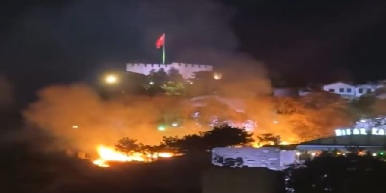 Ankara Kalesi’nde yangın paniği