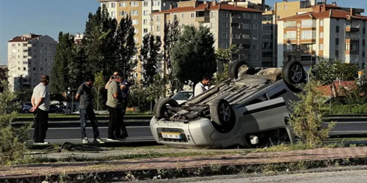 Kayseri’de hafif ticari araç takla attı: 2 yaralı