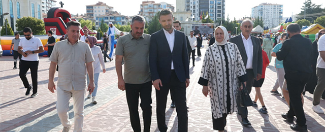 Pursaklar'da çocuk şenliği coşkusu başladı: 23 gün boyunca mahalleler şenlenecek