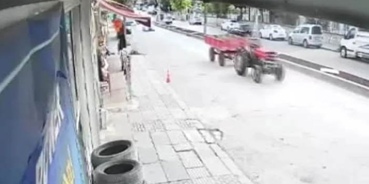 Ankara'da seyir halindeki traktörün yerinden çıkan römorku paniğe neden oldu