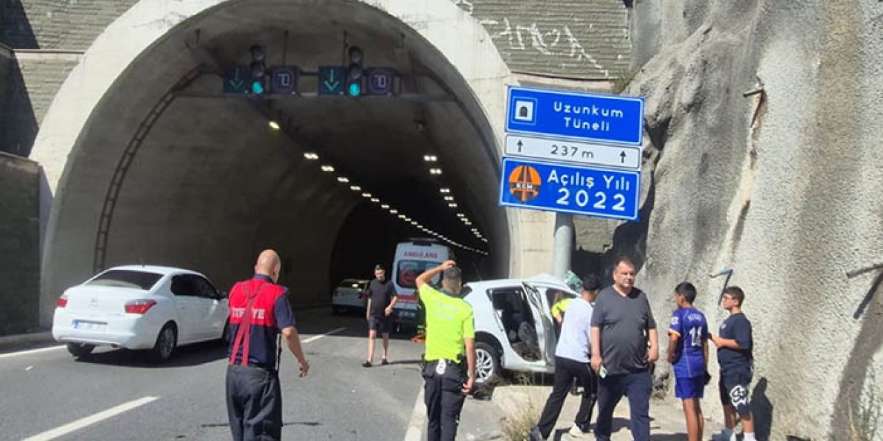 Tünel girişinde duvara çarpan otomobilin sürücüsü ağır yaralandı