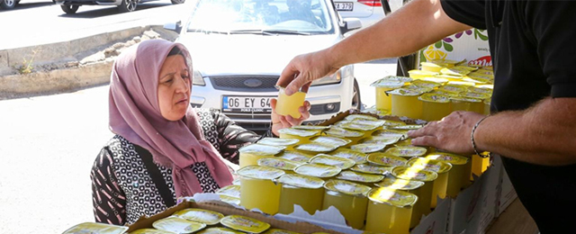 Etimesgut'ta sıcak havaya serin dokunuş! Limonata ikramları başladı
