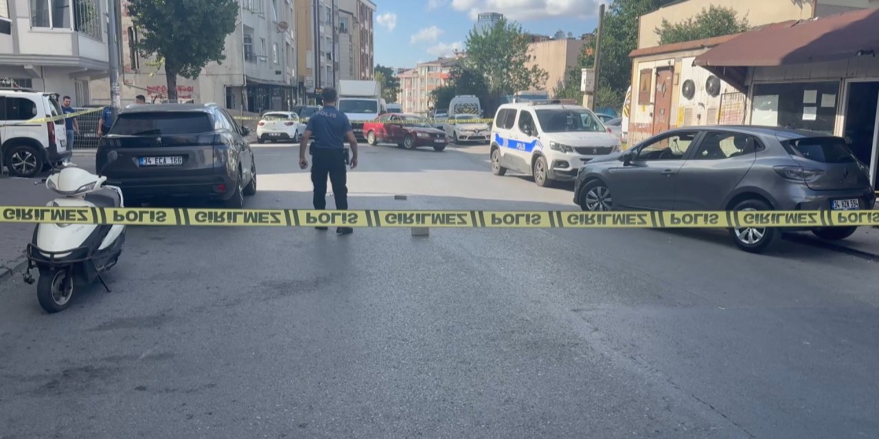 Esenyurt'ta sokakta silahlı saldırı: 2 kişi yaralandı